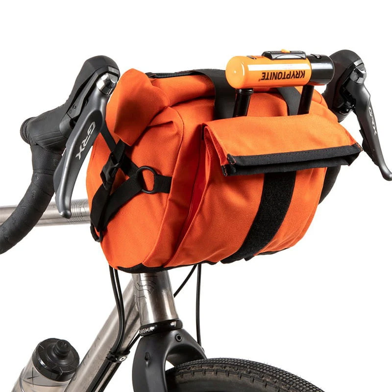 Restrap Bar Pack - Lenkertasche Mit Rolltop-Verschluss - 10 L Orange 6 Restrap Bar Pack - Lenkertasche Mit Rolltop-Verschluss - 10 L Orange – Bild 4