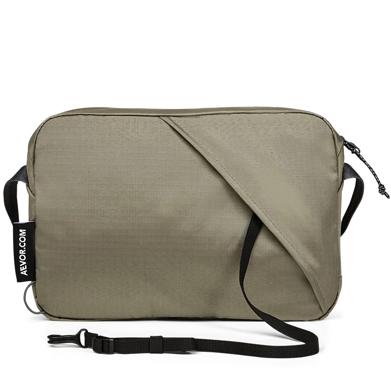 AEVOR Sacoche Bag Ripstop Clay - Umhängetasche 4 L Mit Anti-Twist-Gurt Lehmfarben 6 AEVOR Sacoche Bag Ripstop Clay - Umhängetasche 4 L Mit Anti-Twist-Gurt Lehmfarben – Bild 4