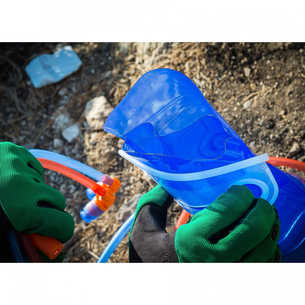 SOURCE Widepac D|vide Trinkblase Mit Zwei Kammern Und Trinkschläuchen - 2 L, Blau 7 SOURCE Widepac D|vide Trinkblase Mit Zwei Kammern Und Trinkschläuchen - 2 L, Blau – Bild 5