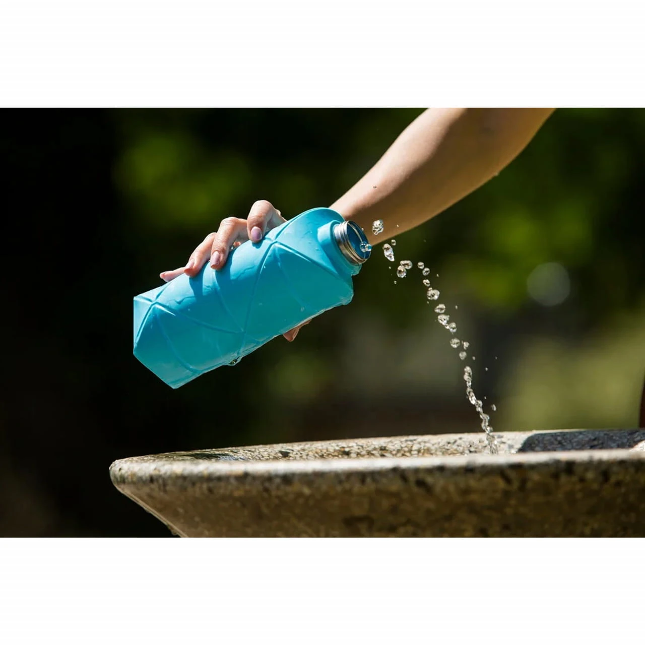 DiFOLD Origami Bottle - Faltbare Trinkflasche 750 Ml - Sky Blue (Hellblau) 6 DiFOLD Origami Bottle - Faltbare Trinkflasche 750 Ml - Sky Blue (Hellblau) – Bild 4